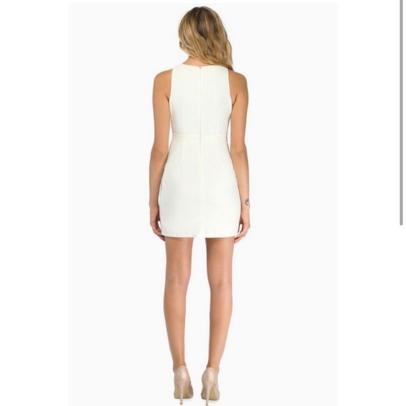 Tobi tulip hem dress in ivory white. Like new condition. Worn twice. Size L - Picture 2 of 4